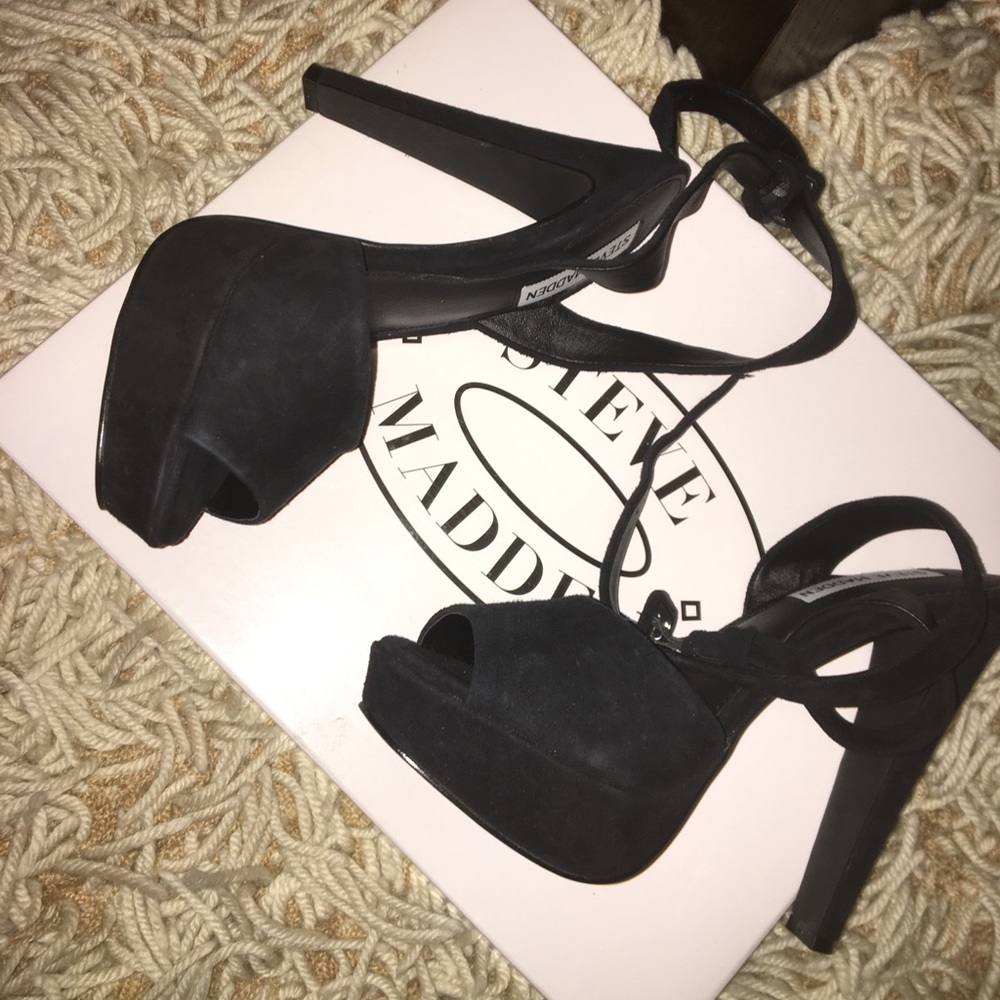 Shoes - Picture 5 of 5